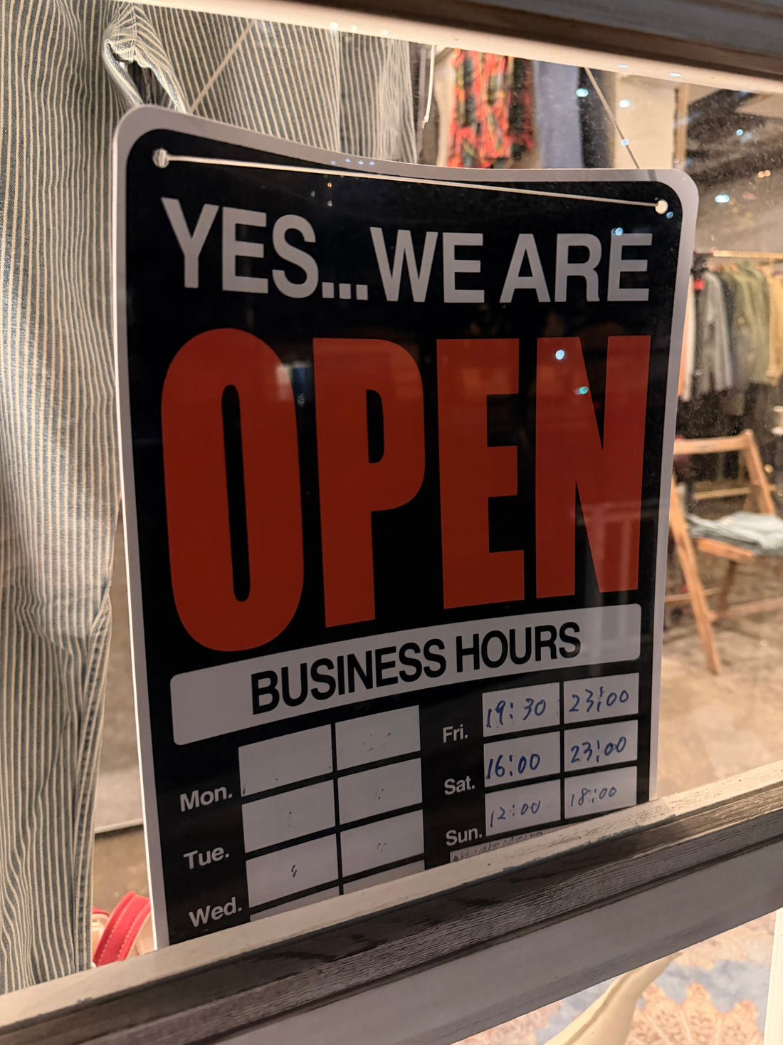 金曜日は夜に開く店に変身！