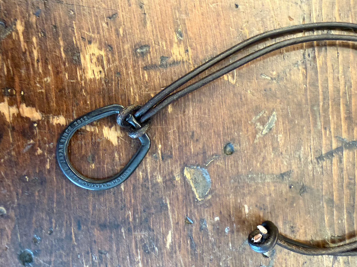 CLUTCH CAFE LONDON Horseshoe Keyring - Brass