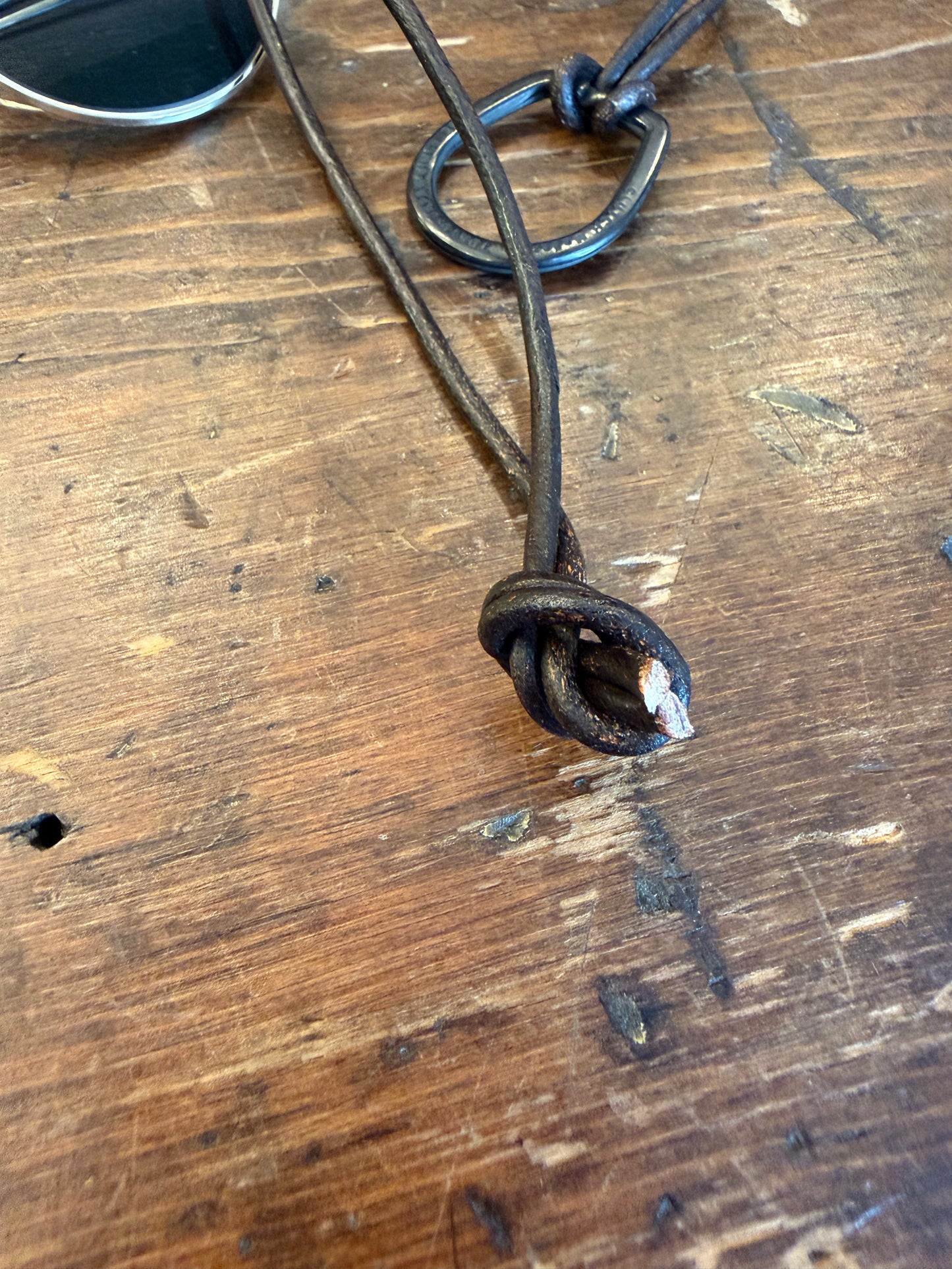 CLUTCH CAFE LONDON Horseshoe Keyring - Brass