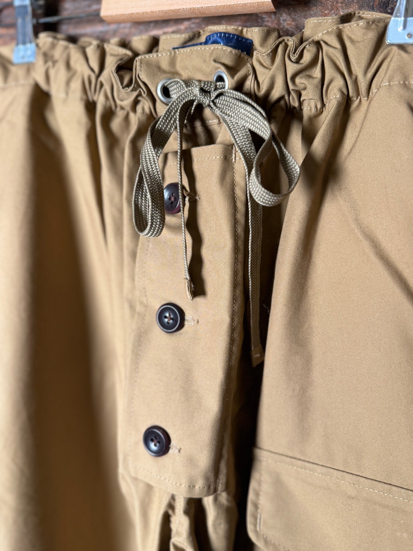 Fleurs de Bagne / SUBMARINER パンツ  — VENTILEベンタイル（British Millerain）使用（サンドベージュ）