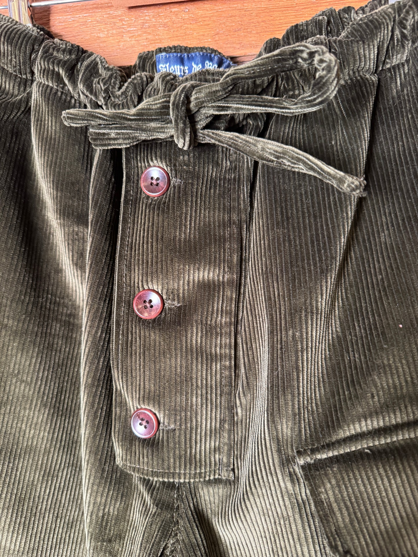 Fleurs de Bagne / SUBMARINER コーデュロイパンツ — Brisbane Moss コーデュロイ使用（カーキ）