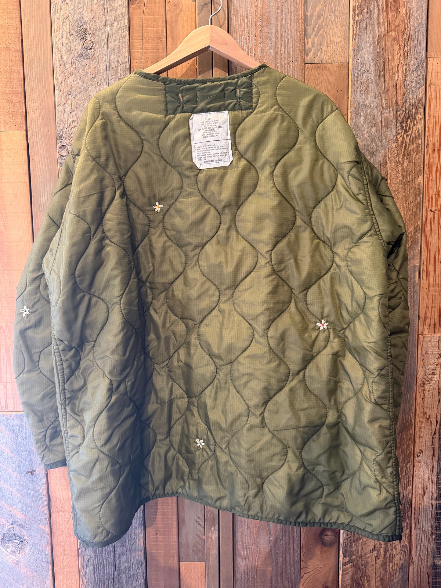 ＜新入荷＞SHANANA MIL<シャナナミル>Daisy®️ sizeL　US ARMY M-65 ’フィッシュテイル' パーカ用ライナー　SM60